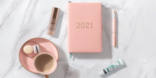 Preview image for estheticians-guide-to-new-years-goals